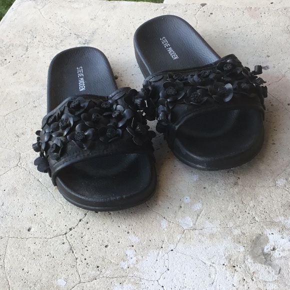 Steve Madden Shoes - Steve Madden. Black slip on floral sandals. 10